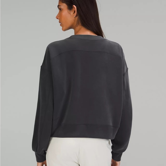 Lululemon Athletica Black Softstreme Perfectly Oversized Cropped Crew - Size 8 - Picture 2 of 10